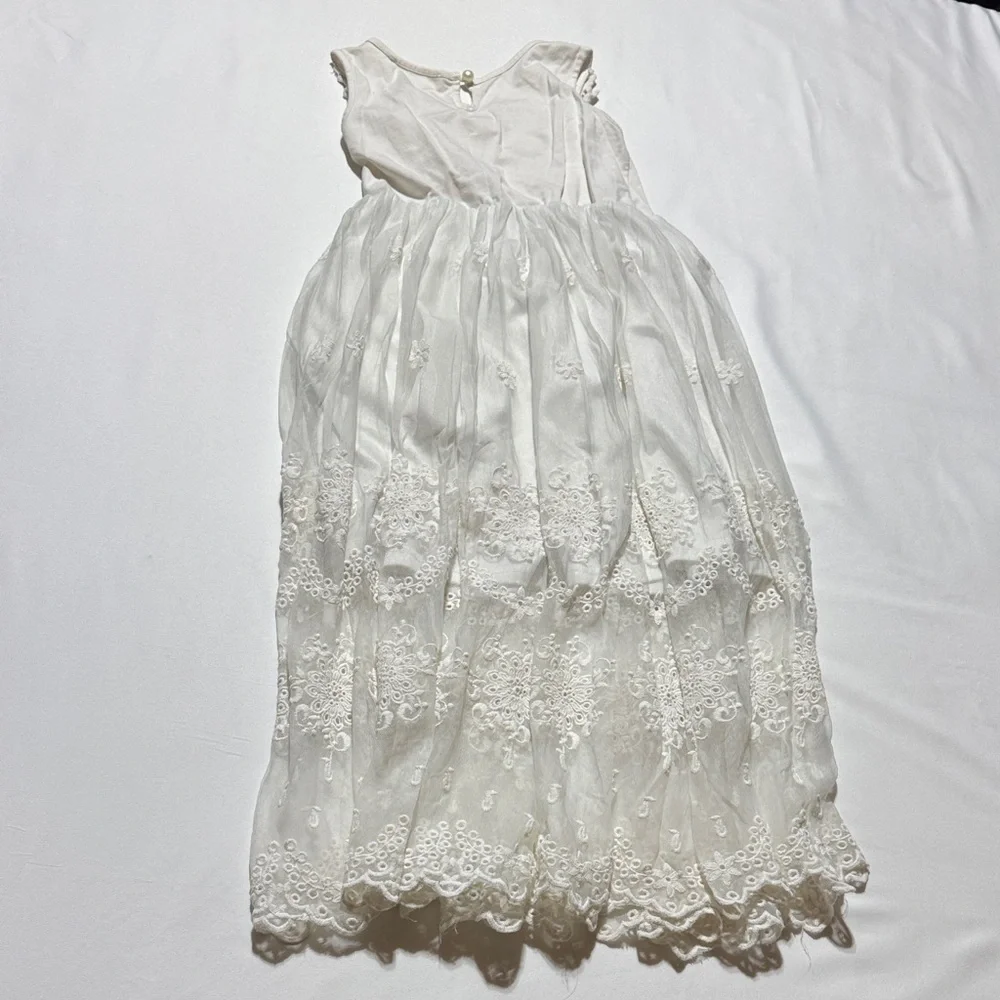 Elegant White Lace Dress - Picture 6 of 6